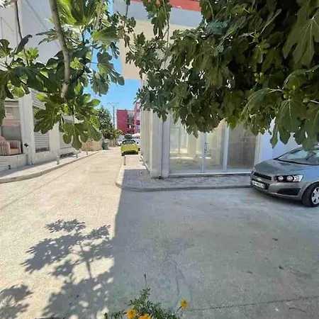 Cozy Small Studio Within 2mins Walking To Beach
