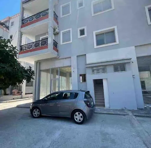 Cozy Small Within 2mins Walking To Appartement *