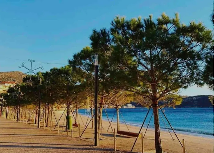 Apartment Cozy Small Within 2mins Walking To Himare